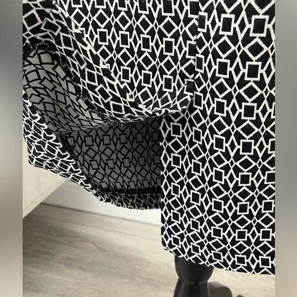 SOHO APPAREL LTD. Black & White Stretchy Pencil Skirt M - Picture 7 of 10